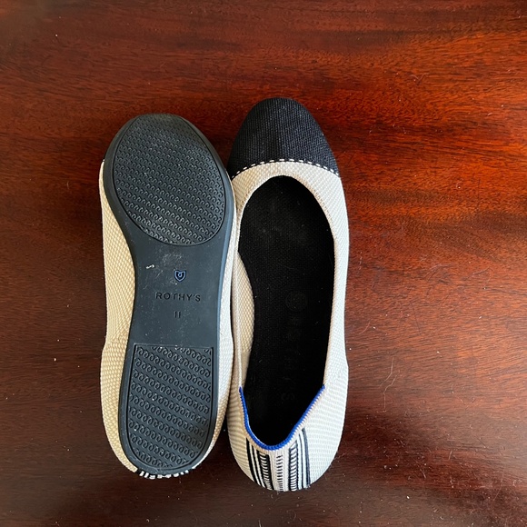 Rothy's "The Flat" in Cream and Black, Sz 11 - Picture 4 of 6